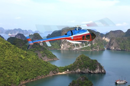 Helicopter Bell 505 in Halong Bay