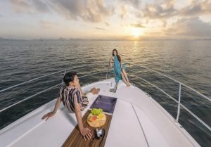 1 Day Halong Bay Helicopter and Yacht Tour
